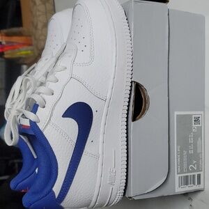 Size 2Y Boys Nike Air Force 1. Great Gift!!!!!!